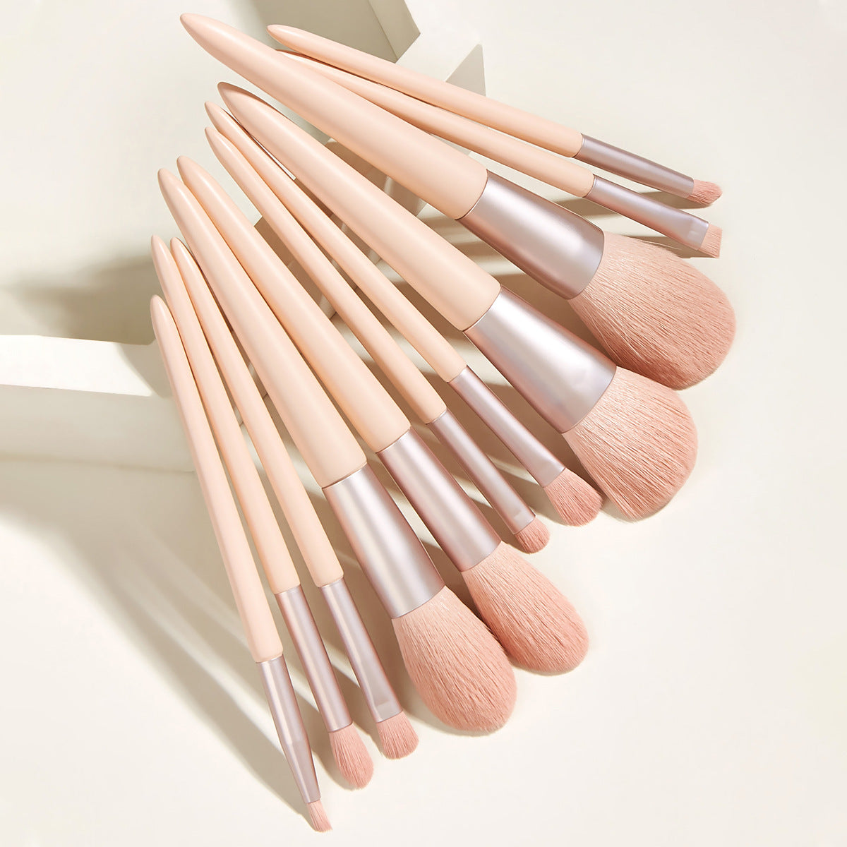 Premium Synthetic Wooden Make-Up Brushes with ribbon case