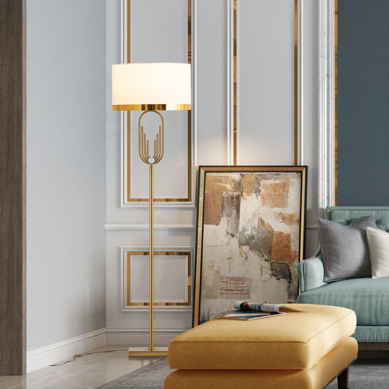 Luma Modern Vertical Floor Lamp – Adjustable Height with Remote