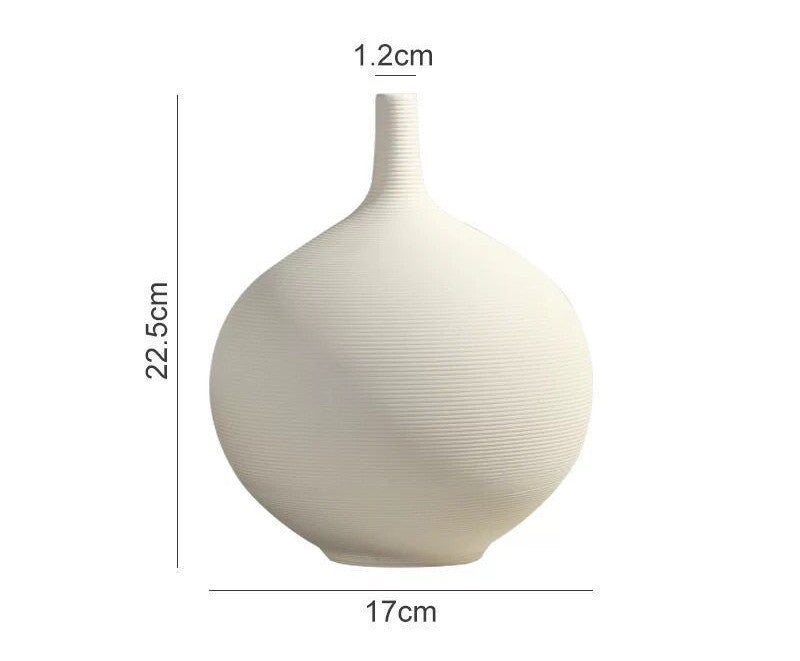 Luno Porcelain Vase Set– Elegant Simplicity in White