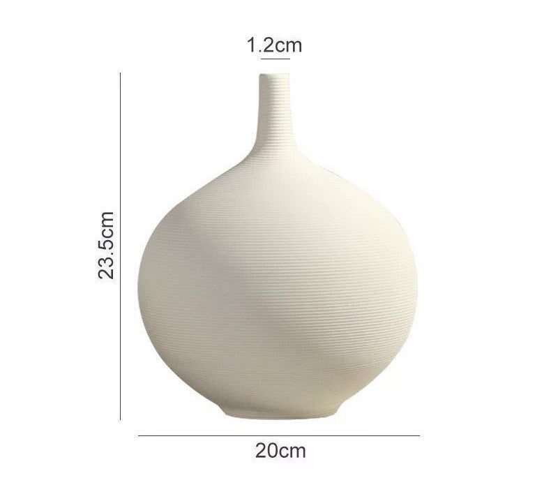 Luno Porcelain Vase Set– Elegant Simplicity in White