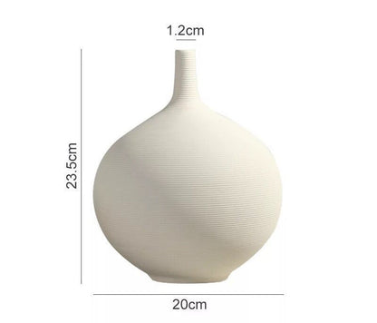 Luno Porcelain Vase Set– Elegant Simplicity in White