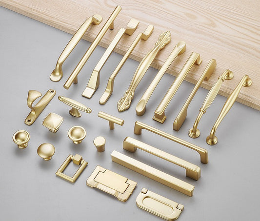 Aeris Matte Gold Handle | Modern Luxe Pull