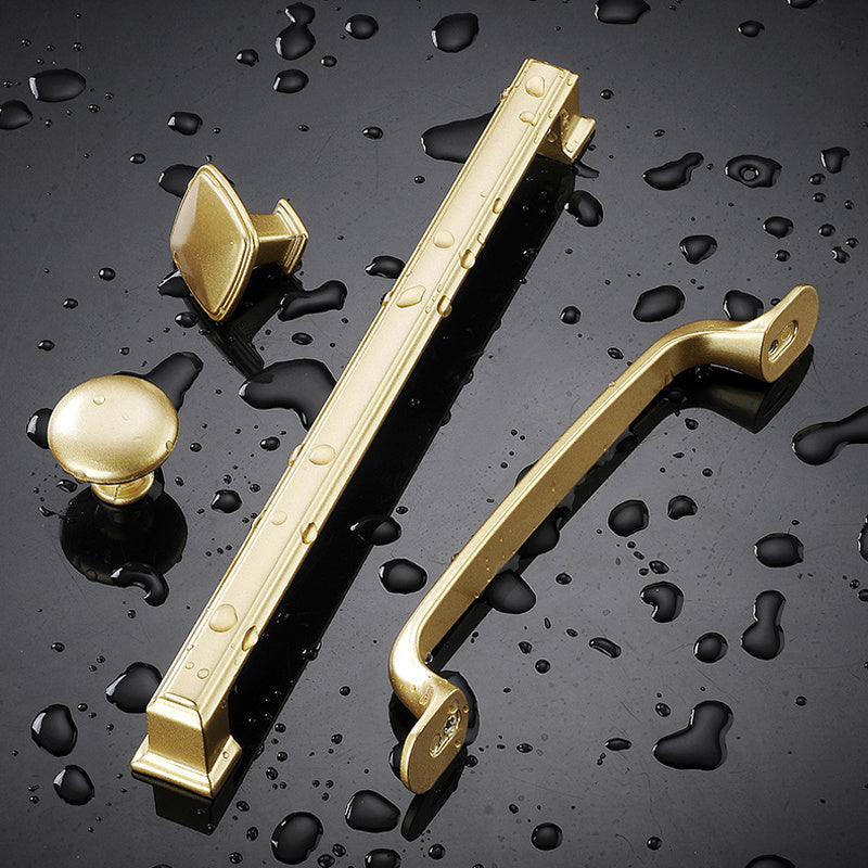 Aeris Matte Gold Handle | Modern Luxe Pull